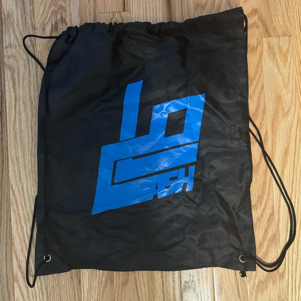 Locash string back packš¶ - Picture 2 of 2
